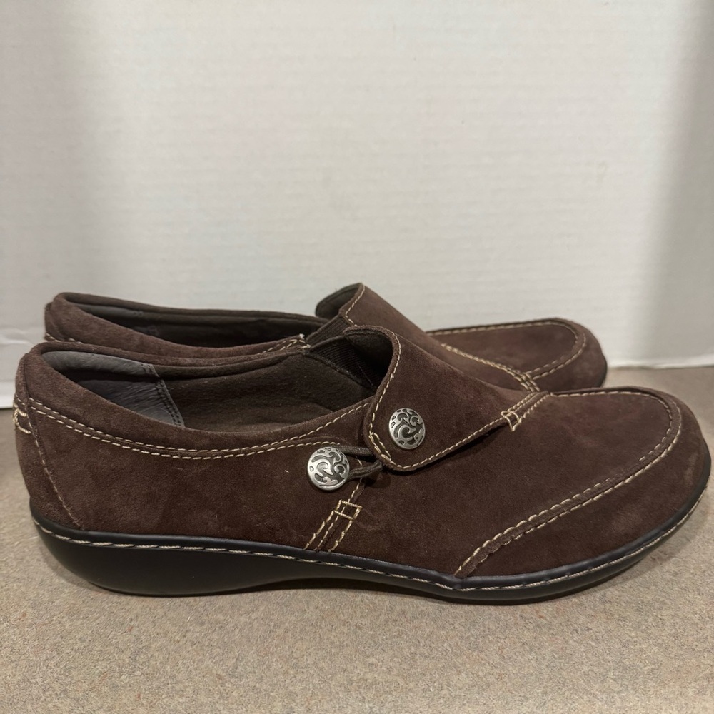 Clarks Brown Suede Ashland Lane Slip-On Loafers 9N